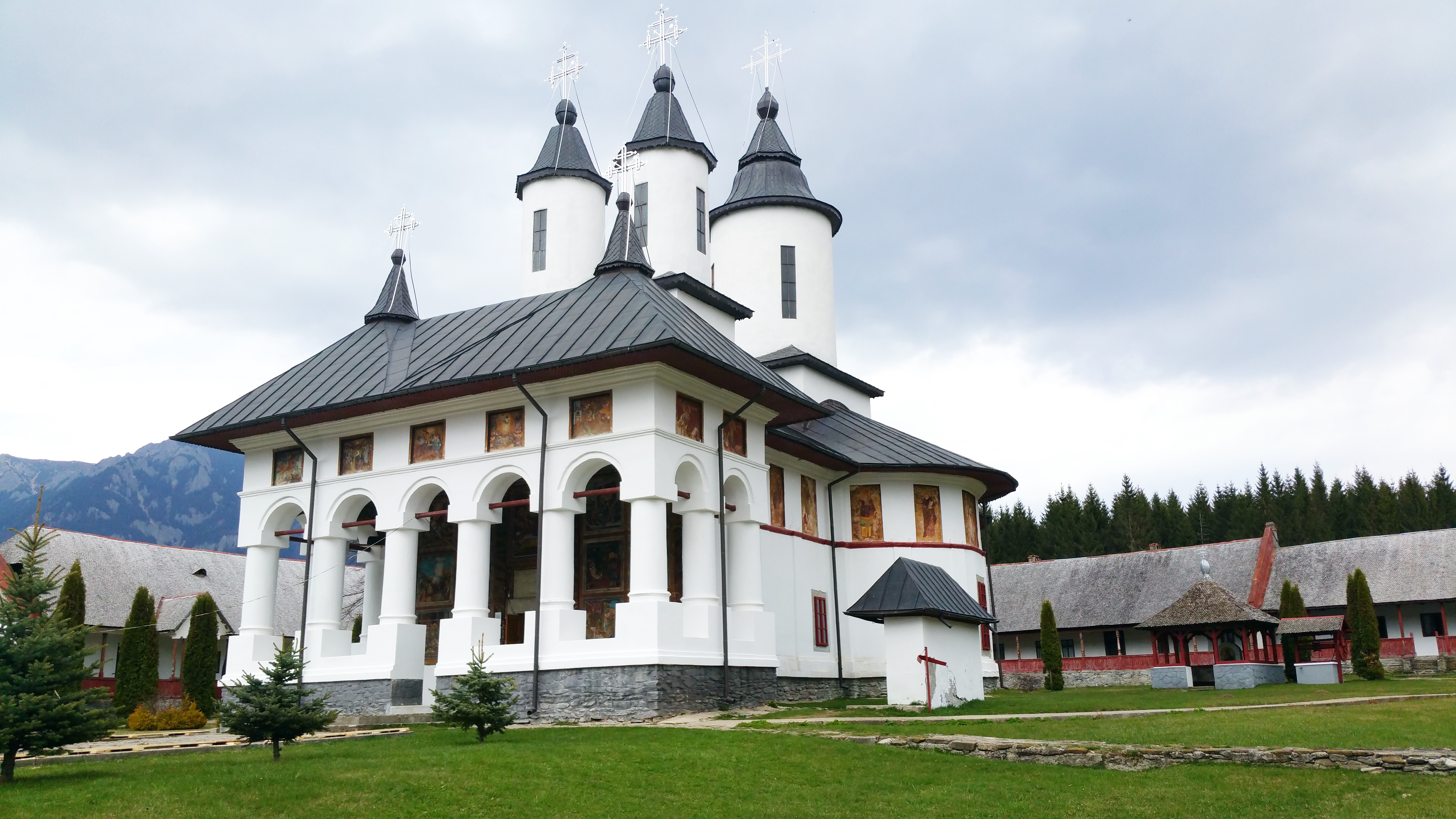 Mânăstirea Suzana