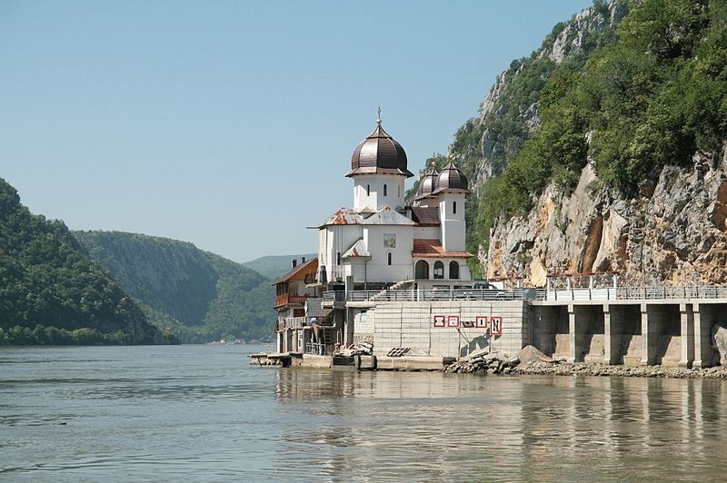 Mânăstirea Mraconia - via www.wikipedia.ro